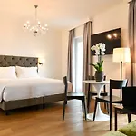 Sempione Boutique סטרסה