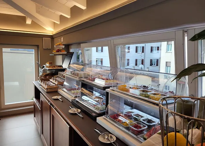 Sempione Boutique 4* סטרסה